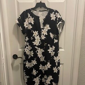 SHEIN Black and White Scoop Neck Dolman Sleeve Midi Dress